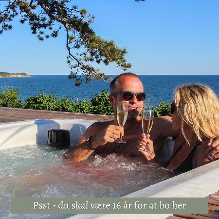 Fredensborg Badehotel Rønne Extérieur photo