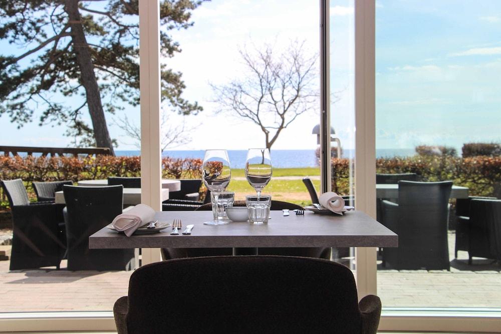 Fredensborg Badehotel Rønne Extérieur photo