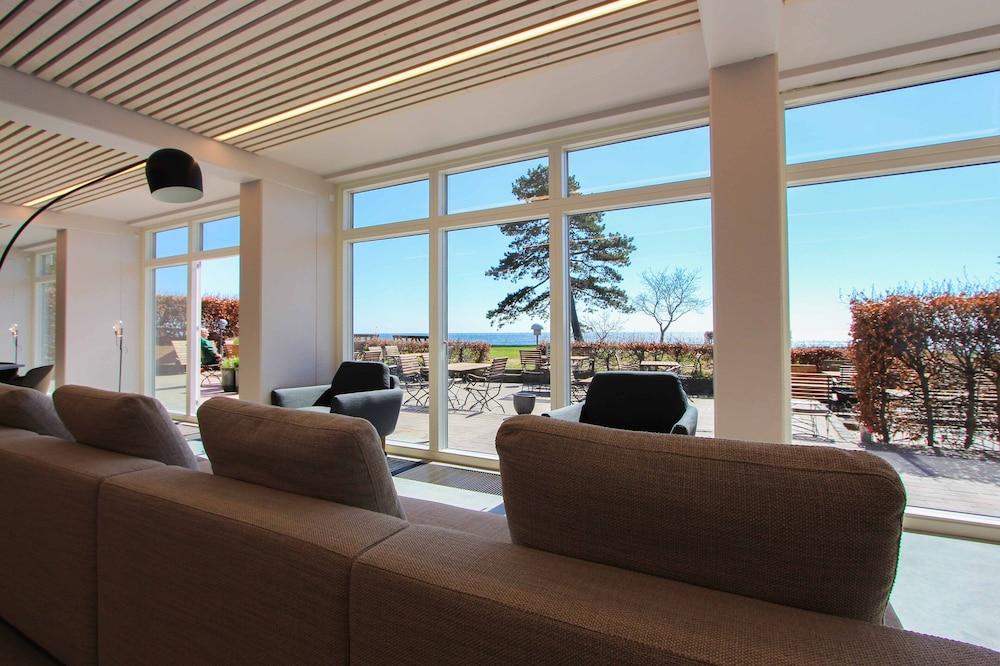 Fredensborg Badehotel Rønne Extérieur photo