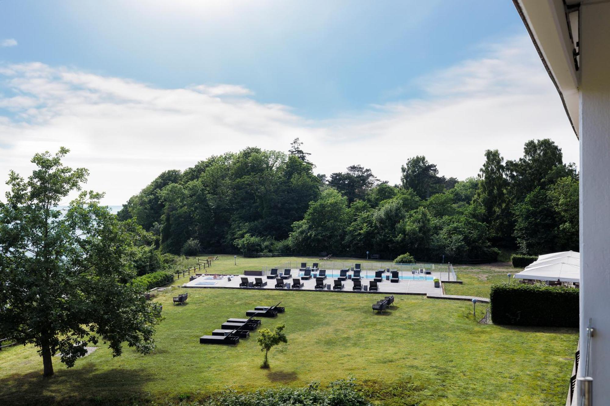 Fredensborg Badehotel Rønne Extérieur photo